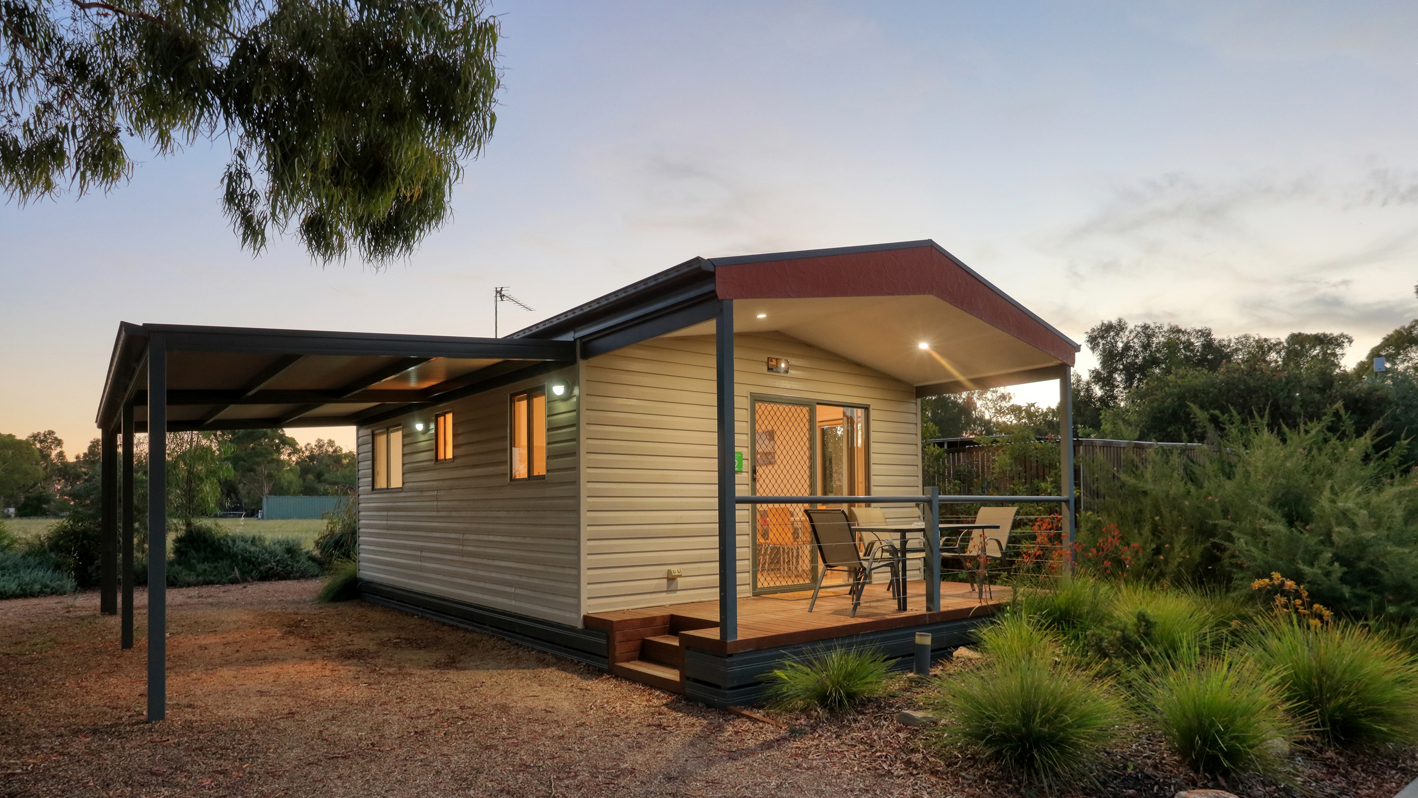 Yarrawonga Riverlands Tourist Park Deluxe Villas